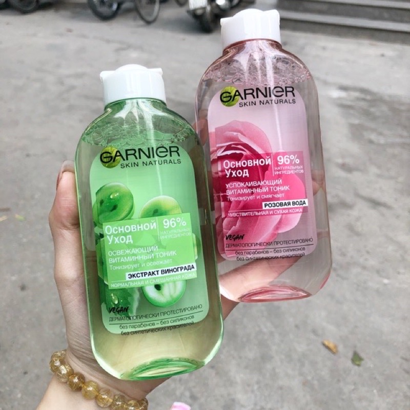 NƯỚC HOA HỒNG GARNIER SKIN NATURALS 96%
