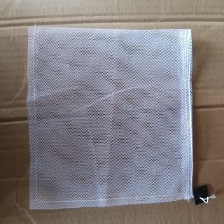 Bao bọc trái xoài bằng lưới