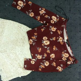 Áo thun croptop F21 cổ thuyền