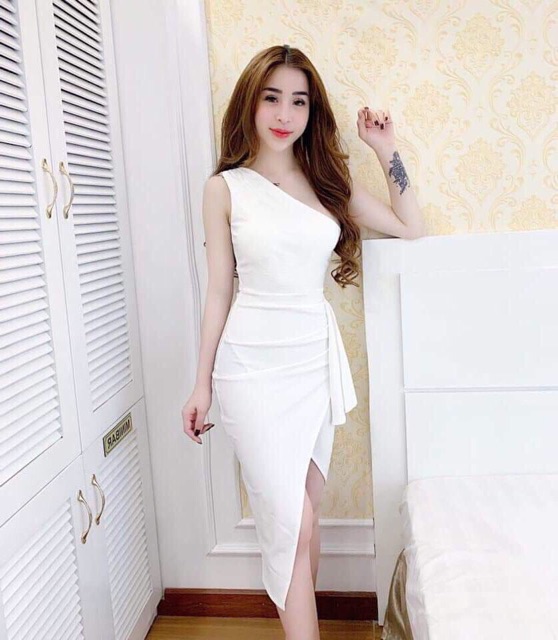 Đầm body lệch vai xếp ly bèo eo kèm mút | BigBuy360 - bigbuy360.vn