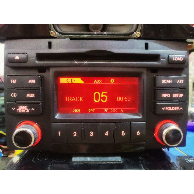 Đầu amply cd bluetooth usb aux tháo xe KIA forte giành cho các anh em sưu tầm, thưởng thức âm nhạc. độ chế.