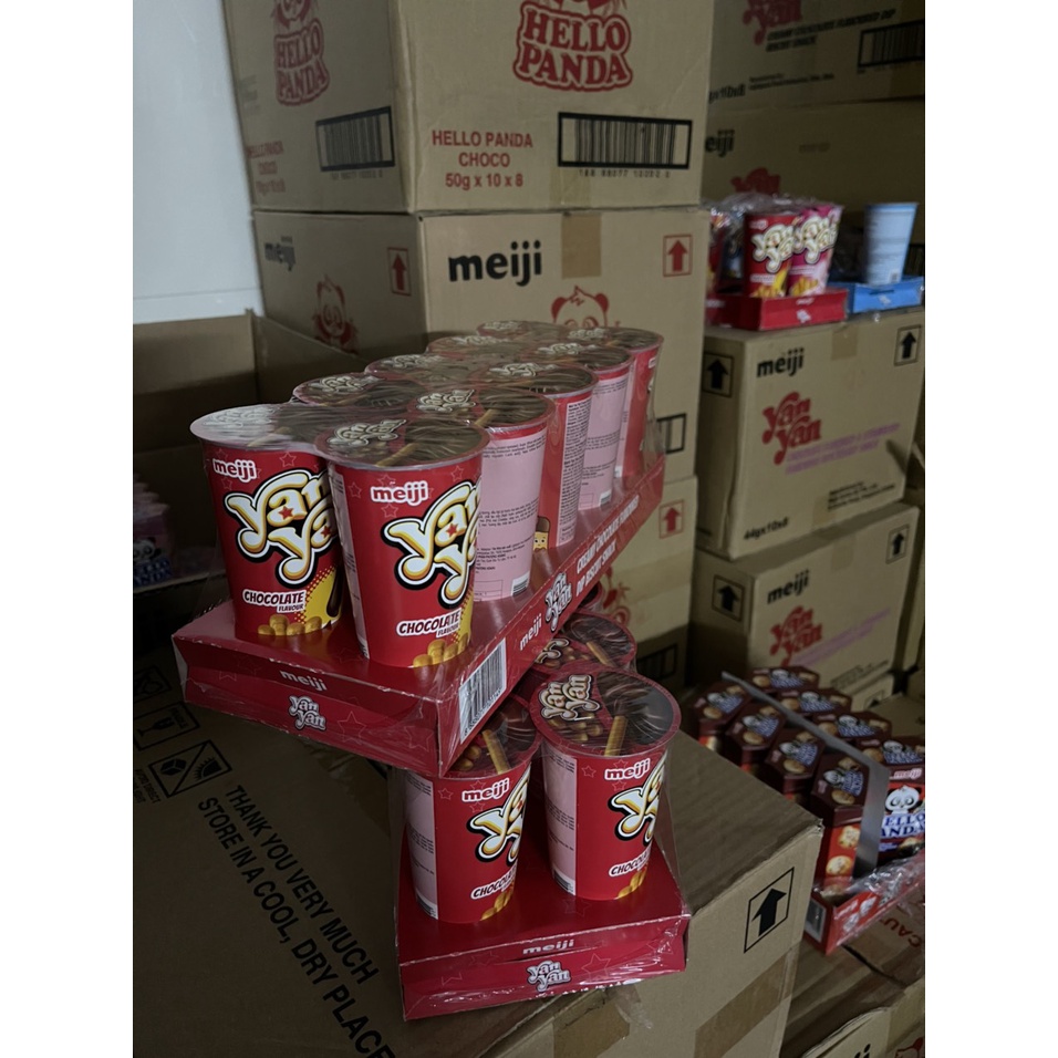 Bánh que Meiji Yan Yan chấm kem socola ly 50g