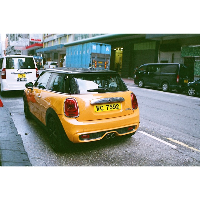 Film chụp ảnh Fuji Super Fine and Tough 400