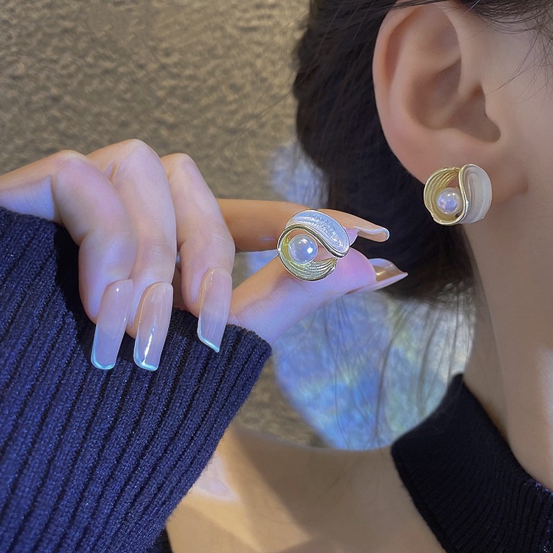 Bông tai nữ chuôi bạc 925 Eleanor Accessories ngọc trai nhân tạo dáng tròn phụ kiện trang sức 4083