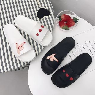 Dép bắn tim ulzzang
