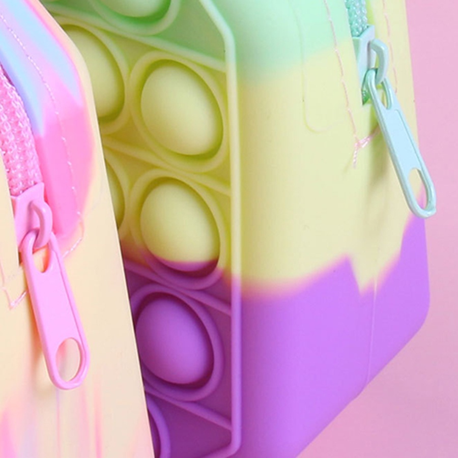 Túi xách mini cho bé gái,túi xách cho bé gắn liền với trò chơi pop it khổng lồ siêu xinh. Thoc_shop