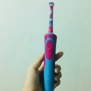 BÀN CHẢI ĐIỆN ORAL-B ÚC
