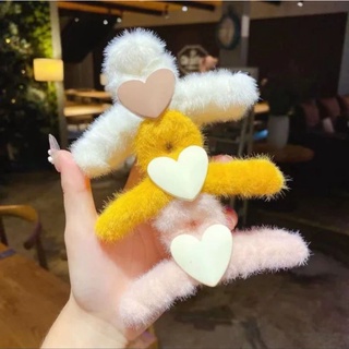 kẹp tóc lông xù, kẹp càng cua phủ lông phong cách thu đông