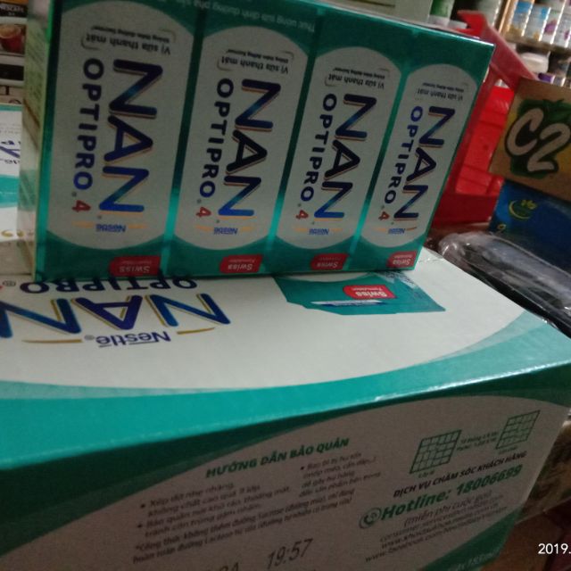 Sữa bột pha sẵn Nan Optipro giá hot chỉ 300k/ thùng