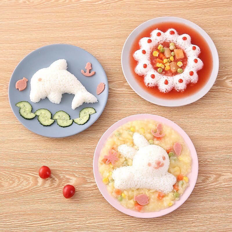 Bộ khuôn ép cơm bento 4 chi tiết hình cá heo, thỏ và hoa tạo hình dễ thương ngộ nghĩnh cho bé ăn dặm.