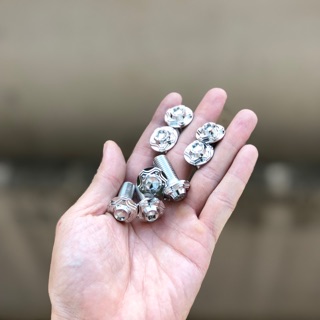 Ốc inox 10li23 (m10x23) - gắn pat heo thắng trước Ya