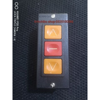 Hộp nút nhấn cửa cuốn đế nổi