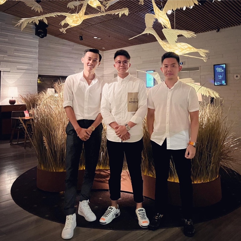 Áo sơ mi burberry nam trắng dài tay thêu mác logo chữ trước ngực chất vải lụa cao cấp mềm mịn đẹp SM03P