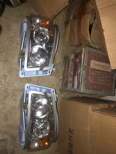 Sản phẩm gia đình làm: đèn pha hổ vồ 371 hàng rin