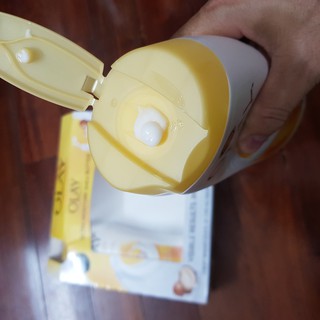 Sữa tắm Olay Ultra Moisture 700ml