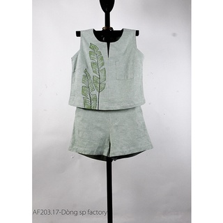 Set áo sát nách cổ chìa khóa vải linen + quần short lưng thun sau vải linen, vẽ trang trí