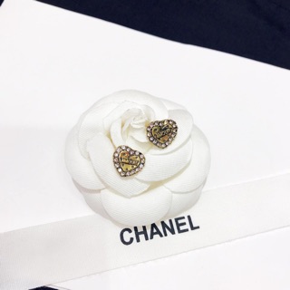 Khuyên tai bông tAi jadior tim