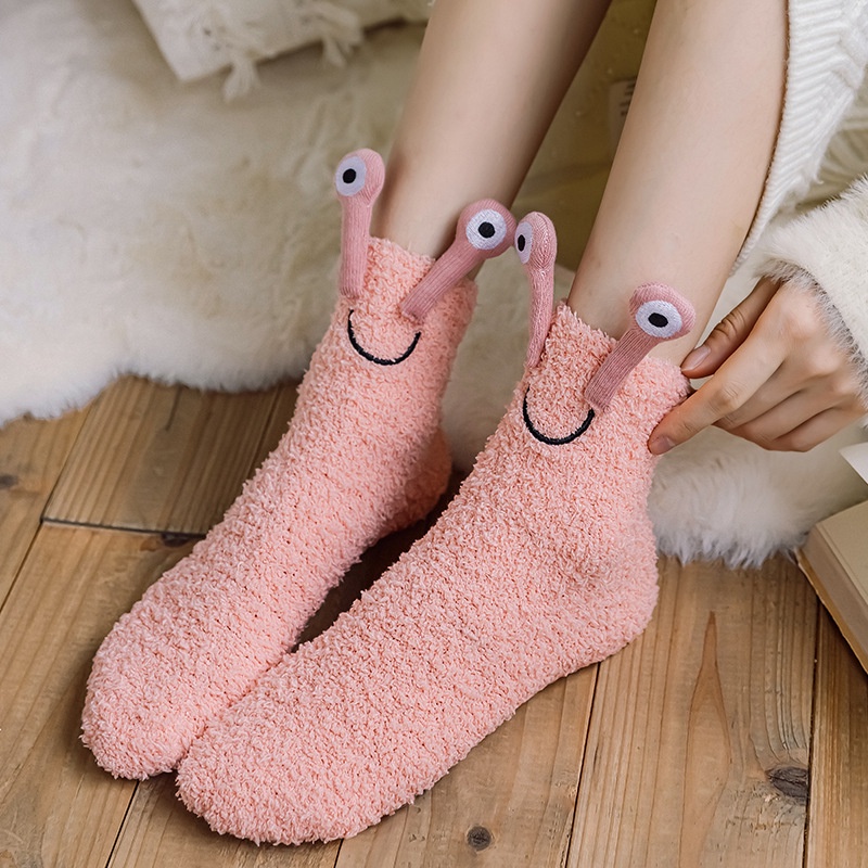 Vớ cotton lông cừu san hô hình mắt ếch hoạt hình dễ thương giữ ấm mùa đông cho nữ