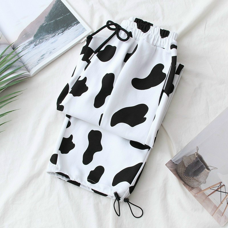 Quần Ống Rộng Hoạ Tiết Bò Sữa, Quần Dài Nam Nữ Form Rộng, Ống Suông Lưng Chun Bo Gấu Phong Cách Cá Tính. | BigBuy360 - bigbuy360.vn