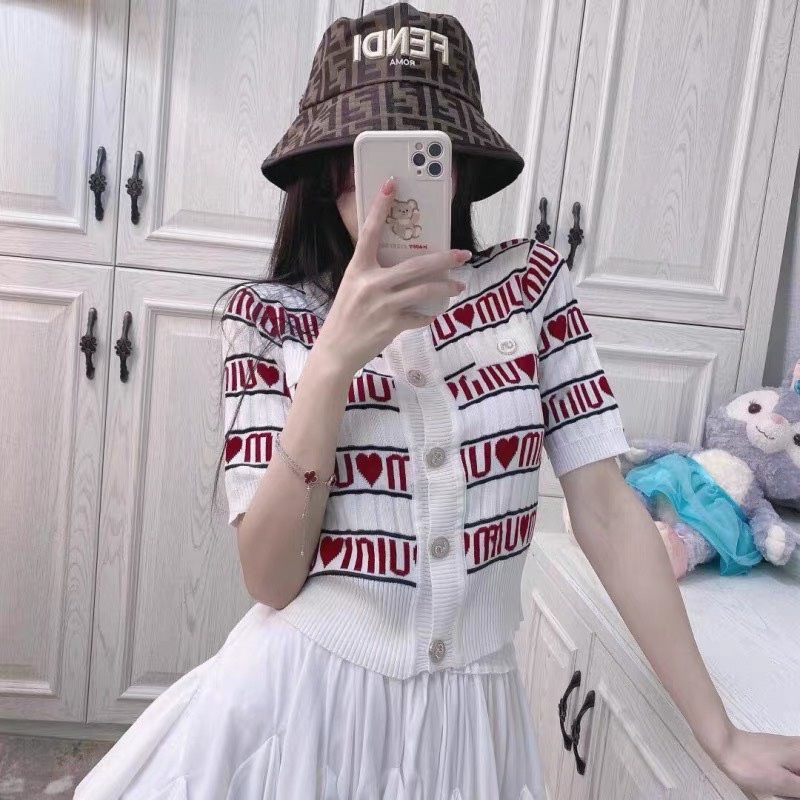 Áo len chữ ngắn tay , áo mongtoghi cúc dọc siêu sịn sò _ThaoVanShop