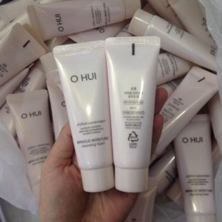 Sữa rửa mặt ngừa lão hóa Ohui Miracle Moisture