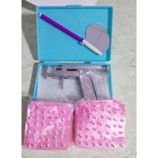 Máy bấm khuyên tai 2 gói khuyên súng xỏ khuyên piercing