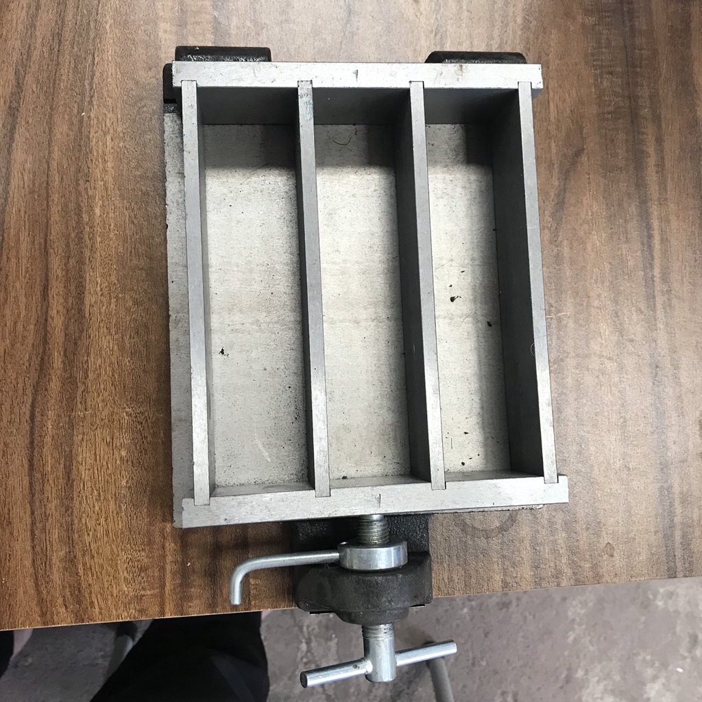 Khuôn đúc mẫu vữa xi măng 40x40x160mm bằng Gang
