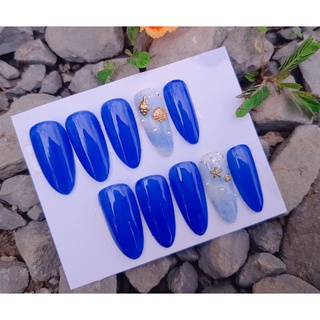 Táo vừa ra bộ nail mang hơi sóng biển.