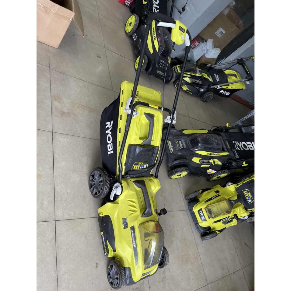 XE CẮT CỎ RYOBI 36V - RLM36B40H