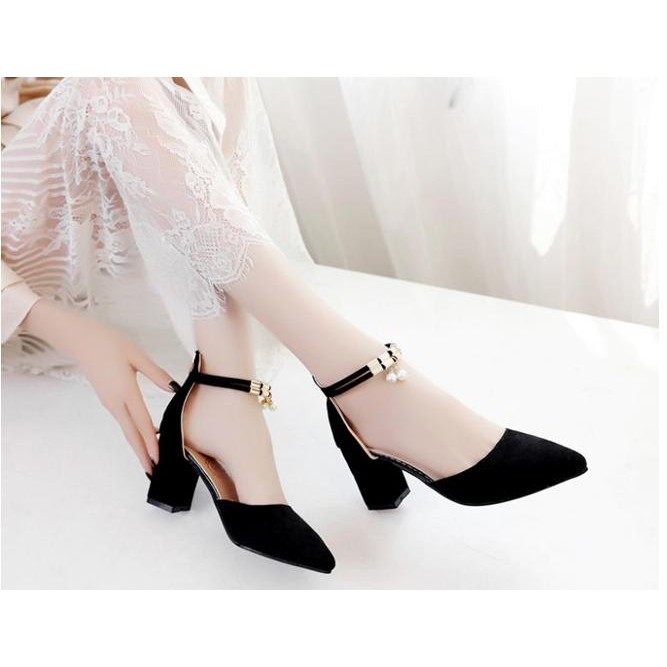 Giày cao gót vuông RF 7 phân bít mũi đen cổ hạt châu CG-0330