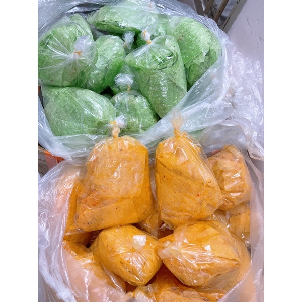 Bánh tráng phô mai vàng và lá dứa cực thơm ngon