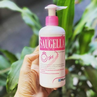 Dung dịch vệ sinh bé gái