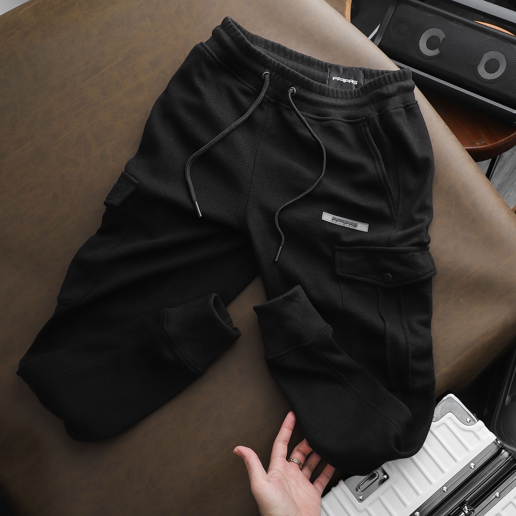 Quần Jogger Tag Nam Đính Logo Cực Tinh Tế Năng Động Chất Vải Cotton Pique Thoải Mái Khô Thoáng - FAPAS