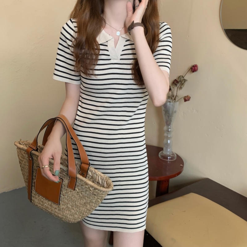 Đầm Dệt Kim Cổ POLO Họa Tiết Kẻ Sọc Phong Cách Retro