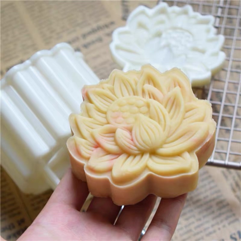 Khuôn bánh trung thu lò xo hoa sen 150g (Mã 2877)