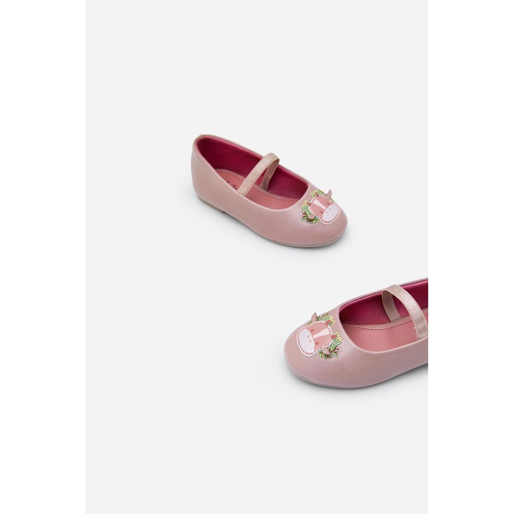 Giày trẻ em Charles & Keith màu pink mũi đính hình trâu dễ thương
