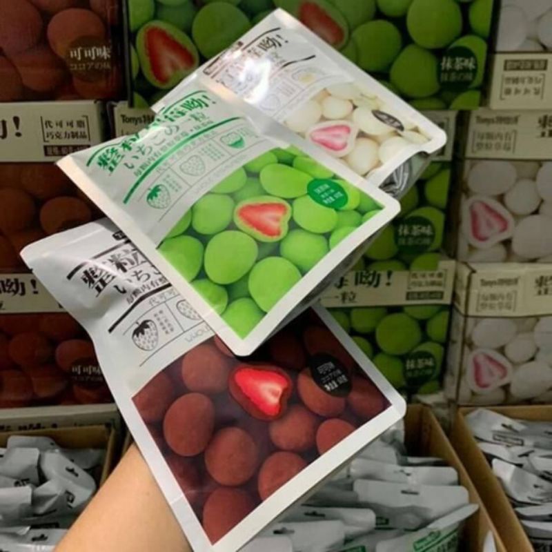 kẹo socola bọc dâu sấy siêu ngon gói 60gr