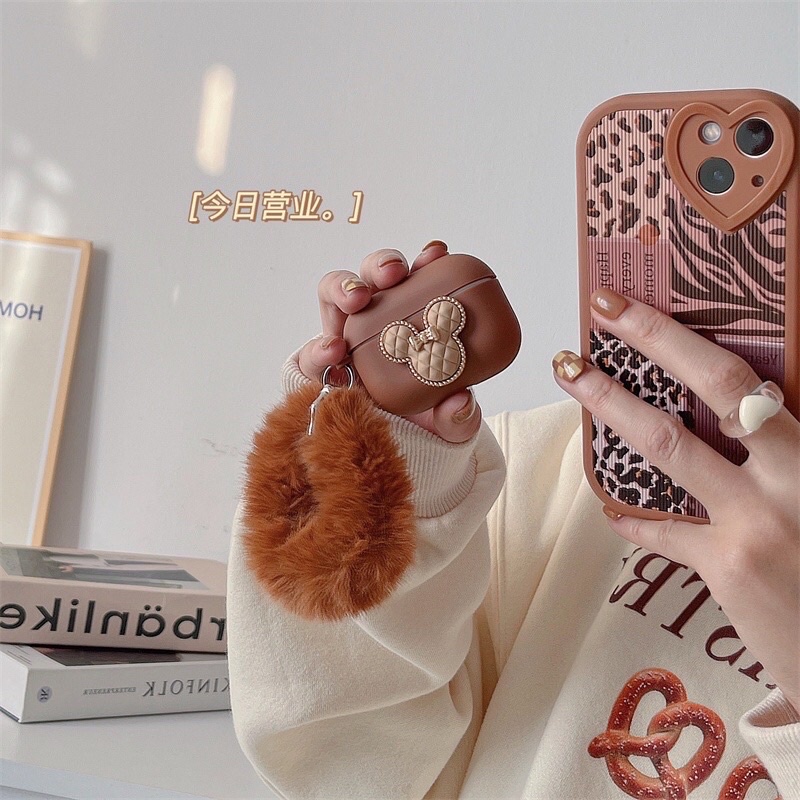 Case Airpods 1/2 /Pro Vỏ Ốp Tai Nghe Hình Mickey Nâu Kèm Cục Bông - Mr.Case AirPods