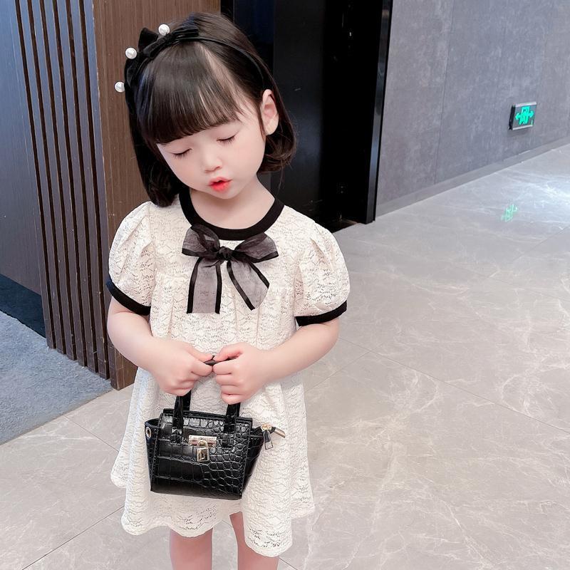 Đầm ngắn tay phối ren xinh xắn cho bé gái