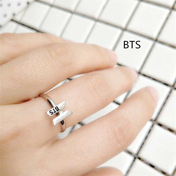 Nhẫn đeo tay thiết kế logo nhóm nhạc BTS TWICE GOT7 WANNA ONE phong cách thời trang