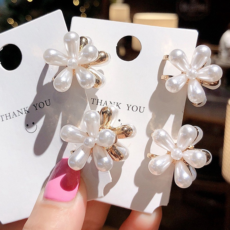 1 kẹp tóc hình hoa cúc đính ngọc trai giả dễ thương cho nữ