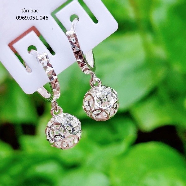 bông tai bạc hình cầu , chạm khắc kim tiền , tài lộc , may mắn , tiền tài , đều hội tụ trên sản phẩm này luôn ạ hihi