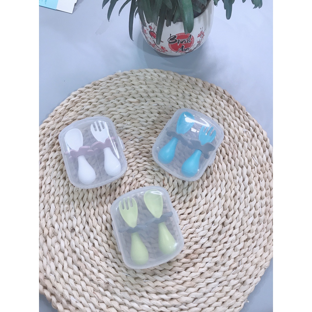 Thìa dĩa tập xúc cho bé có nút chặn hình bông hoa dễ thương giúp bé tập ăn KÈM HỘP NHỰA