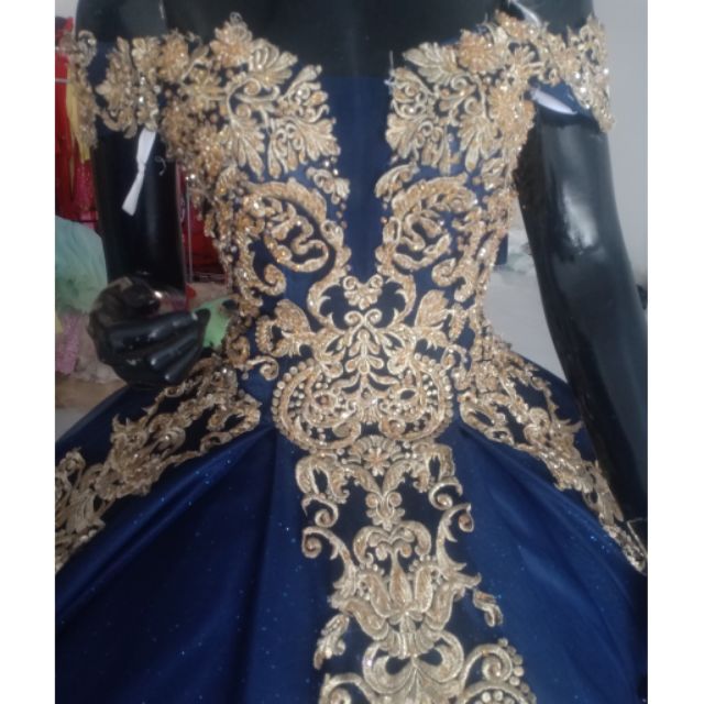 Áo cưới đính đá