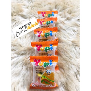 1 viên kẹo dẻo burger yupi