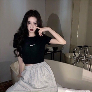 ÁO THUN CROTOP TRẮNG ĐEN BASIC ( thêu logo nhỏ Ni k ) - NORN Clothing