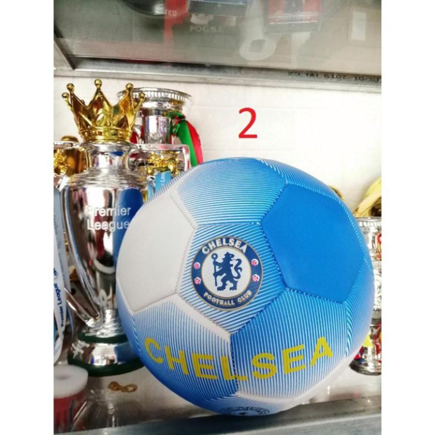 Quả bóng gồm chữ ký các cầu thủ chelsea size lớn