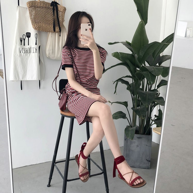 Váy body kẻ