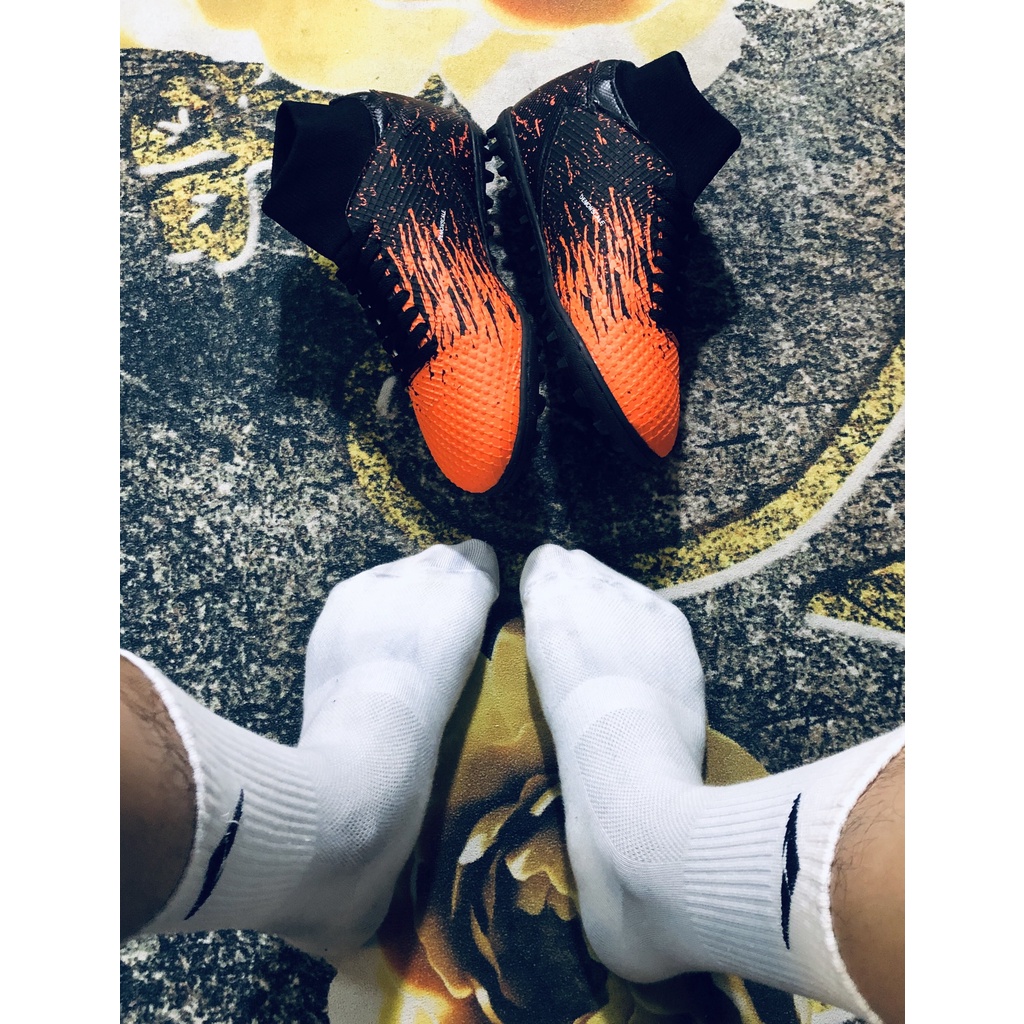 GIÀY ĐÁ BÓNG CAO CỔ