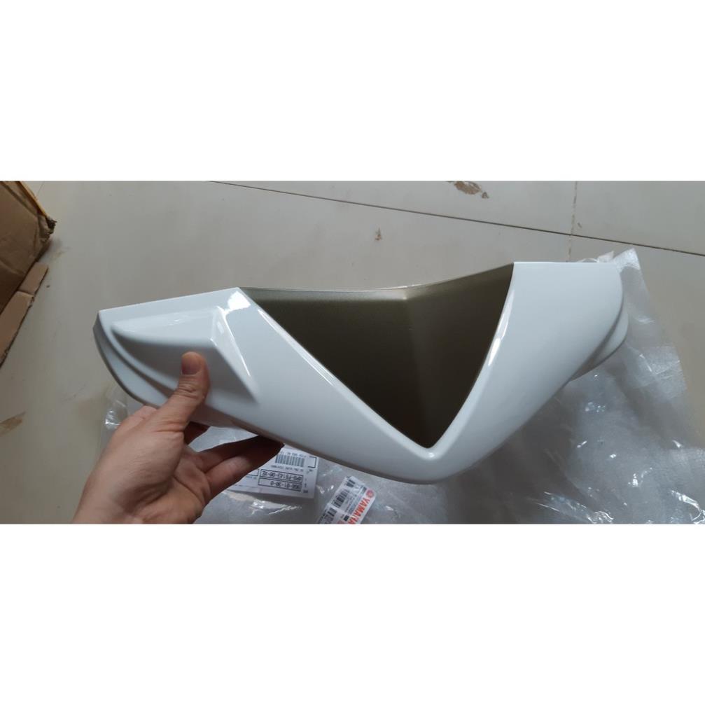 Ốp đầu trước (Nắp trước tay lái) Mio Ultimo - Maximo Trắng/Vàng sẫm mờ